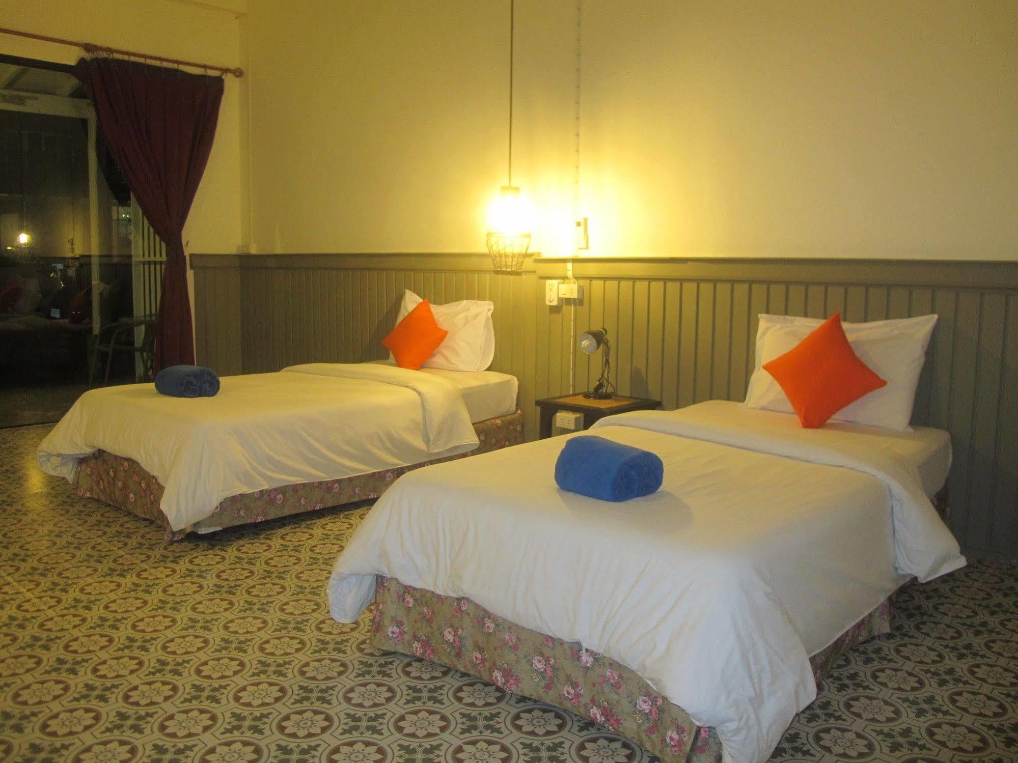 Sunshine Inn Resort Khao Lak Exterior photo